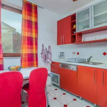 Apartament Dora
