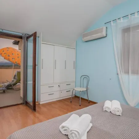 Apartament Dora *